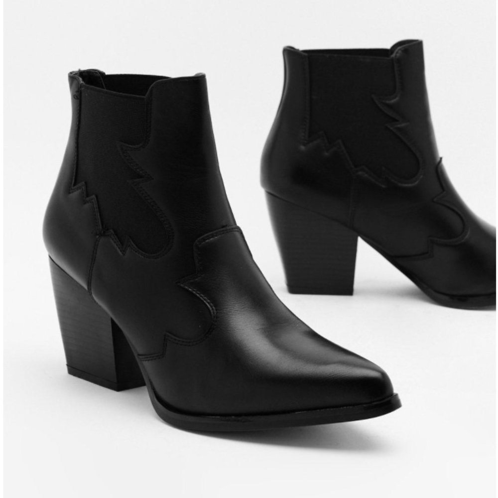 Nasty Gal Tipping Gusset Chelsea Boot	sz 38/7